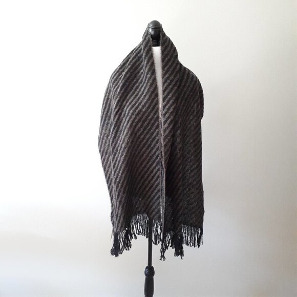 Cristina Chiti black & taupe wool blend scarf shawl - Picture 5 of 7